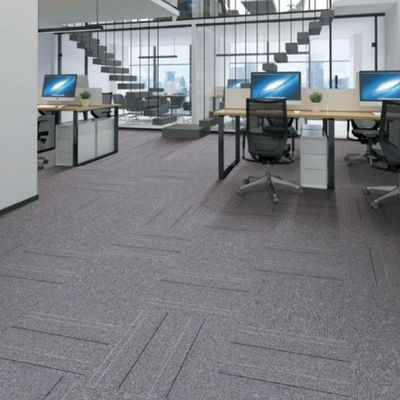 Εμπορικά πλακάκια χαλιών γραφείων 50x50 με μοντέρνο στυλ και μονωτές πλακέτες PVC από OEM
