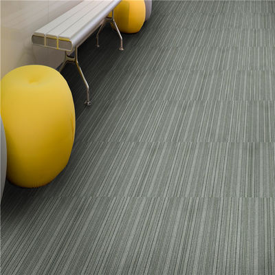 50x50cm PP Loop Pile Carpet Tile για γραφείο ξενοδοχείο σπιτικό κρεβατοκάτωμα με γραμμωτό σχέδιο