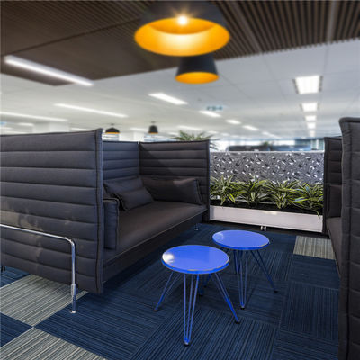 50x50cm PP Loop Pile Carpet Tile για γραφείο ξενοδοχείο σπιτικό κρεβατοκάτωμα με γραμμωτό σχέδιο