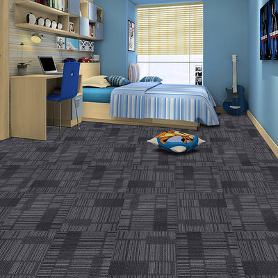 Υψόμετρος στοίβας 4mm 650g/sqm 50x50cm τετραγωνικά πλακάκια Γραφείο χαλί με σύγχρονο σχεδιασμό 100% νάιλον